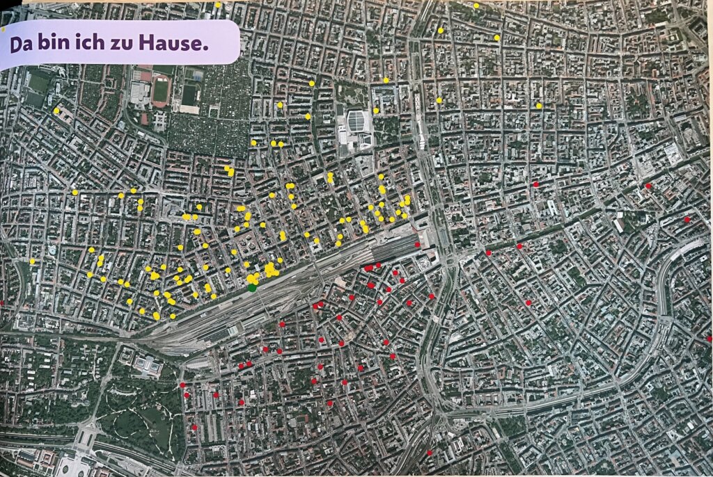 Stadtplan mit dem Titel "Da bin ich zu Hause" auf dem Menschen einzeichnen konnten wo sie wohnen.